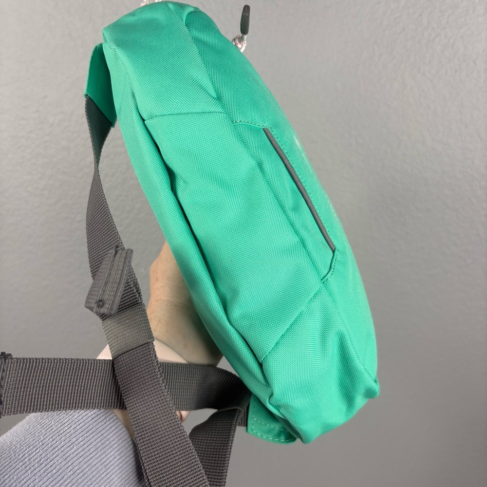 Columbia Turquoise & Pink Lightweight Packable Hip Pack - Picture 7 of 11